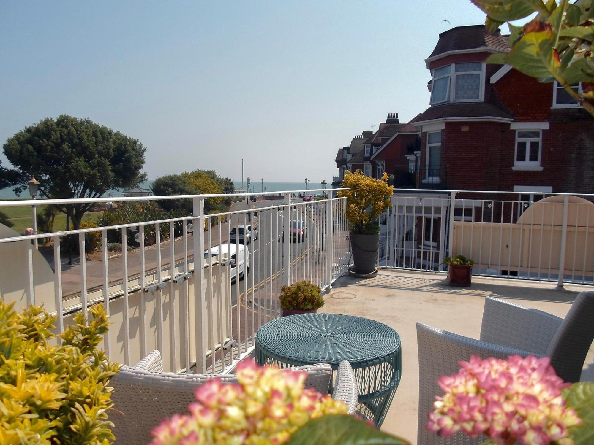 The New England Hotell Eastbourne Exteriör bild