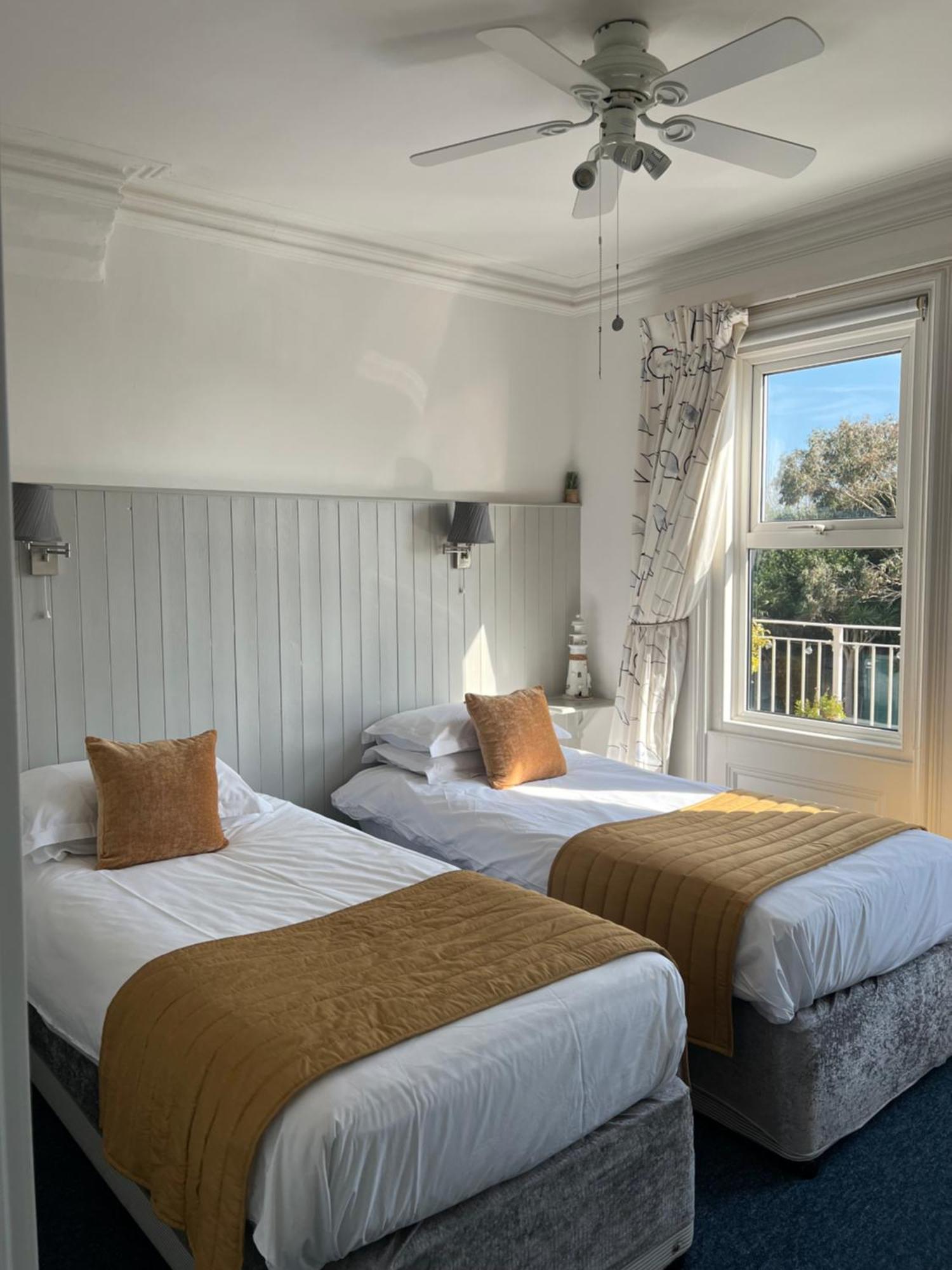 The New England Hotell Eastbourne Exteriör bild